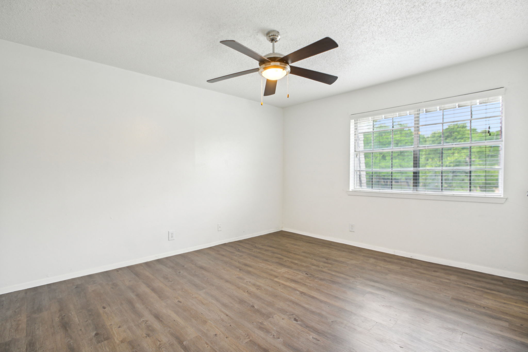 Jewel Apartment Homes Image 4